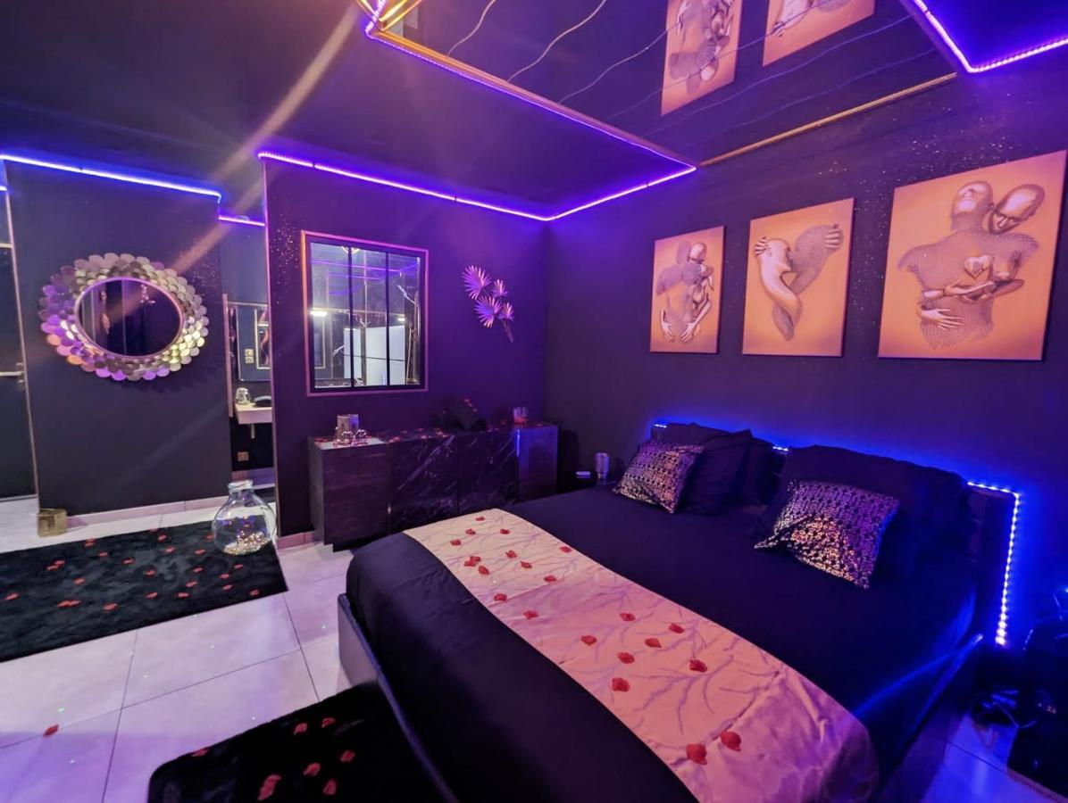 פרפיניין La Gold Room Jacuzzi & Sauna Prive מראה חיצוני תמונה