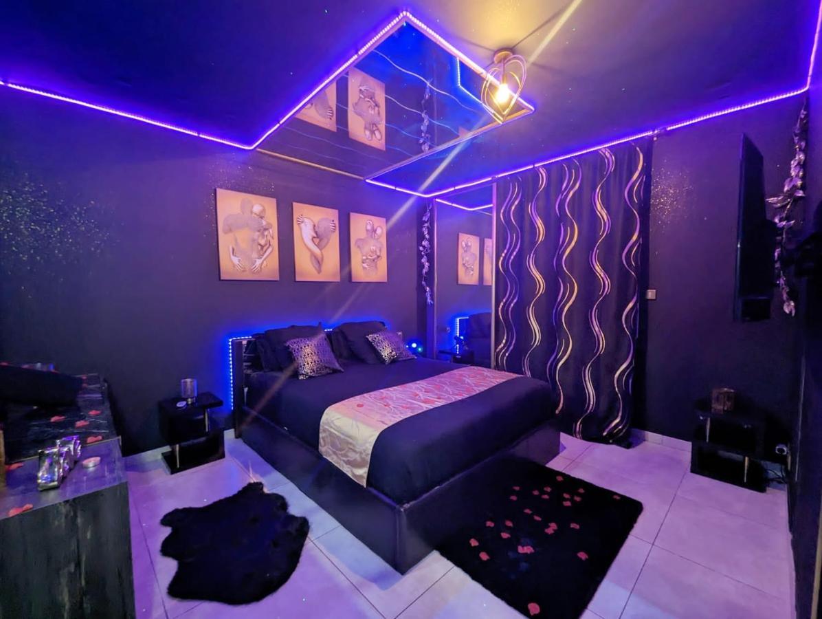 פרפיניין La Gold Room Jacuzzi & Sauna Prive מראה חיצוני תמונה