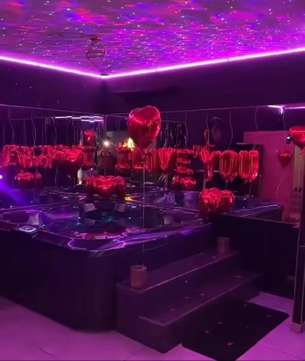 פרפיניין La Gold Room Jacuzzi & Sauna Prive מראה חיצוני תמונה